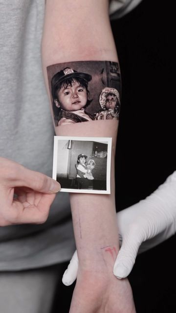 Lu Li on Instagram: "Making a portrait tattoo of my client herself💕 The reference is from 30 years ago🧒 childhood is the best🤗 Done with： @kwadron @inkmachines @pantheraink @revolution__ink @tattoogoo @bheppo #tattoo #tattooart #tattooartist #artist #art #childhood #tattooideas #tattooing #tattooinspiration #realismtattoo #portrait #portraittattoo #blackandgreytattoos #tattoolife #tattoolove #tatuaje #tatuagem #minitattoo #detail #selflove #kwadron #纹身 #刺青 #tattoooftheday #tattooofinstagram" Photo Realistic Tattoo, Portrait Tattoo Placement, Realism Portrait Tattoo, Art Childhood, Square Tattoo, Portrait Tattoos, Framed Tattoo, Memorial Tattoos, Realism Tattoo