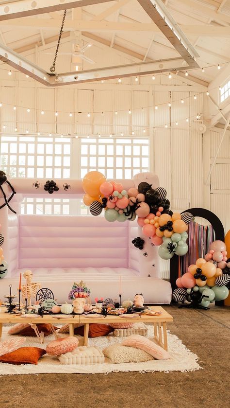 One of our favorite pastel Halloween shoots! 🕷️🔮 Who is team traditional colors? Team Pastel colors? 🖤 Lavender Bounce House:… | Instagram Halloween Bounce House Ideas, Bounce House Balloons, Halloween Bounce House, Cake Macarons, Pastel Halloween, Pastel Party, Halloween Preschool, Bounce House, Balloon Arch