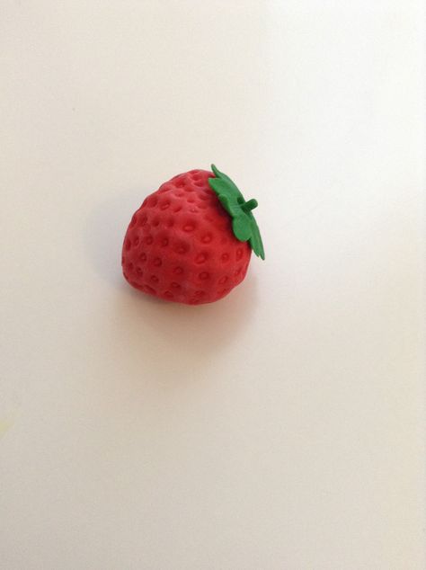 Mini strawberry eraser! Strawberry Clay Art, Clay Crafts Strawberry, Strawberry Cow Clay, Cute Clay Strawberry, Clay Raspberries, Miniature Strawberry, Clay Crafts For Kids, Mini Foods, Clay Art