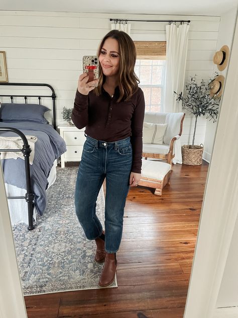 Women’s Henley Outfit, Womens Henley Top Outfit, Henley Shirt Women Outfit, Henley Top Outfit, Henley Shirt Women, Winter Styles, Top Outfit, Henley Top, Henley Shirts