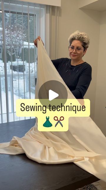 Fabric For Dress Making, How To Sew Tops For Beginners, Sewing Lessons For Beginners Tutorials, Top Making Ideas, Back Pattern For Dress, Sewing Beginners Clothes, Sewing Two Pieces Of Fabric Together, How To Stitch A Top, How To Make A Pattern For Sewing