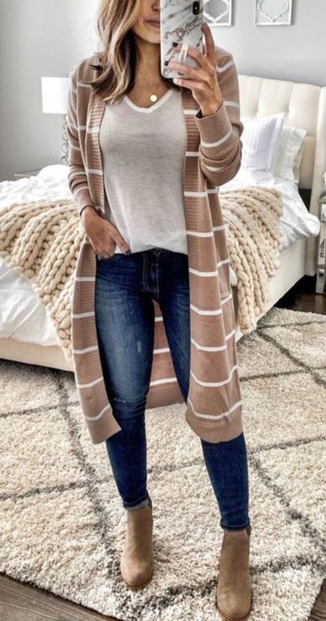 Simple Casual Outfits, Boots Outfit Ankle, Mode Casual, Cardigan Outfits, Cute Fall Outfits, Sweaters And Jeans, Fall Fashion Outfits, Casual Fall Outfits, Winter Fashion Outfits