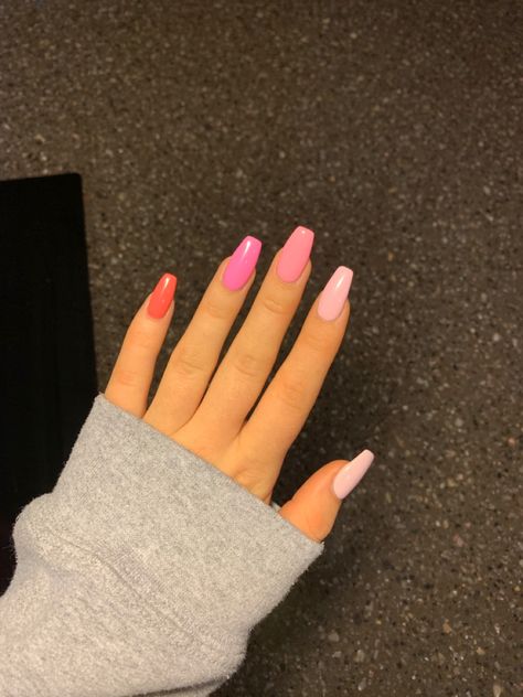 long pink gradient valentines day coffin shaped acrylic nails March Nail Colors, Coffin Shaped Acrylic Nails, Pink Gradient Nails, Nude Baddie Nails, College Nails, March Nail, Nails Valentines Day, Nye Nails, Vday Nails