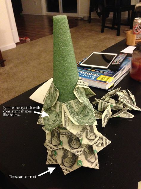 Money Tree Gift, Money Gifts Christmas, Origami Tree, Graduation Money Gifts, Dollar Bill Origami, Creative Money Gifts, Birthday Money, Christmas Money, Gift Drawing