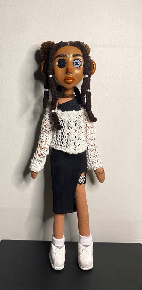 Diy Coraline Doll Tutorials, Kidcore Crafts, Coraline Doll Diy, Fairycore Crafts, Diy Coraline Doll, Custom Coraline Doll, Halloween Hangout, Coraline Diy, Caroline Doll