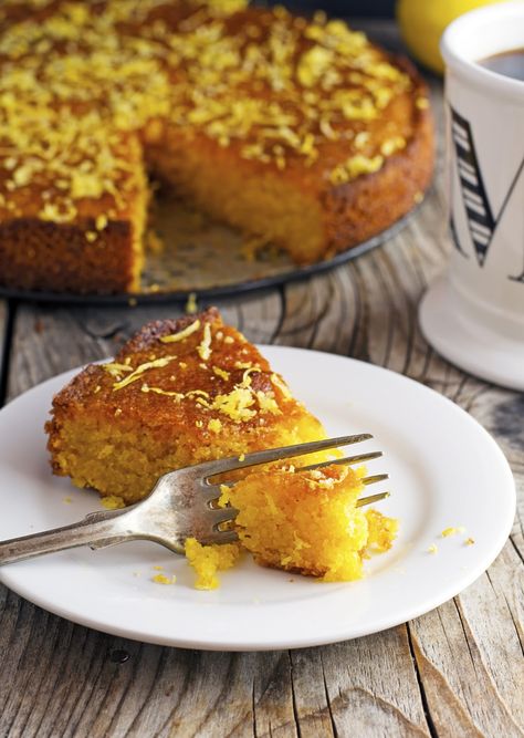 Lemon Polenta, Lemon Polenta Cake, February Recipes, Polenta Cake, Polenta Cakes, Cake Cooking, Polenta Recipes, Almond Cake Recipe, Lemon Drizzle Cake