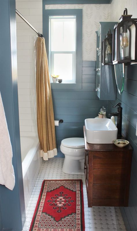 Blue And White Bathroom, Blue Bathroom Interior, Country Style Bathrooms, Simple Bathroom Renovation, Country Baths, French Country Bathroom, Victorian Bathroom, Cottage Bathroom, Small Bathroom Makeover