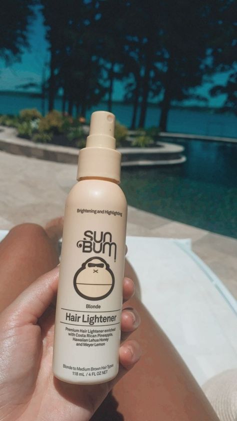 Sun Bum🙌 Sun Bum Hair Lightener Before And After, Sun Bum Aesthetic, Sun Bum Hair Lightener, Hair Lightener Spray, Brown Hair Types, Sun Bum Products, How To Lighten Blonde Hair, Sun Bum Sunscreen, Sun In Hair