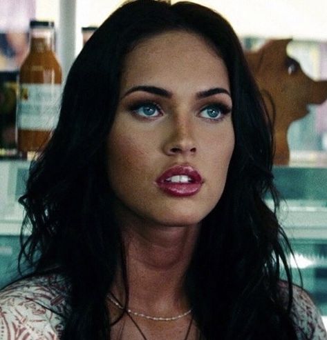 image Megan Fox Face, Megan Fox Transformers, Megan Fox Makeup, Megan Fox Style, Fox Makeup, Megan Denise Fox, Jennifer's Body, Teen Choice Awards, Megan Fox