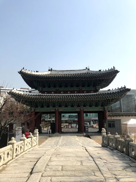 Traditional Korean Architecture, Korea Palace, Ancient Korean Architecture, Korean Palace, Seoul Gyeongbokgung Palace, Korean Traditional House, Ancient Korea, Korean History, Korean Culture