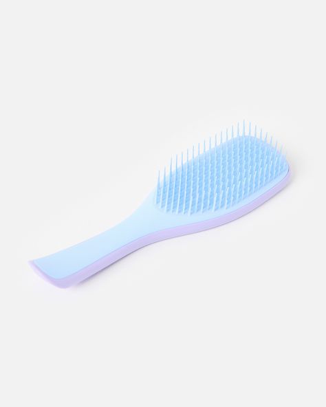 Tangle Teezer's Detangling Hairbrush uses a two-tiered teeth system to reduce hair breakage and leave hair smooth and health-looking. The brush is purple with a light blue front, and features an easy grip handle. Suitable for straight and curly hair types. Straight And Curly Hair, Tangle Teezer, Curly Hair Types, Hair Smooth, Hair Breakage, Beauty Sale, Smooth Hair, Hair Brush, Hair Types