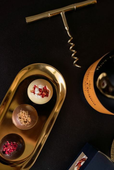 Champagne Aesthetic, Fancy Chocolate, Luxury Champagne, Veuve Clicquot Champagne, Fruit Bar, Luxury Chocolate, Mini Champagne, Luxury Items, Chocolates