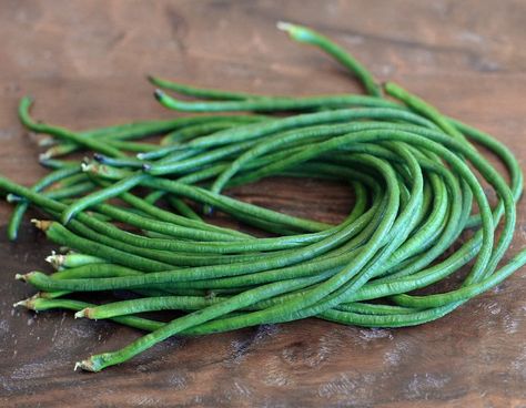 Green Chinese Long Bean /  Yard long Bean Yard Long Beans, Chinese Long Beans, Growing Asparagus, Snap Beans, Asparagus Beans, Chinese Vegetables, Long Bean, Bean Plant, Asian Vegetables