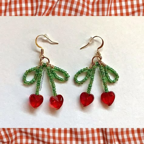 Cherry Bow Earrings 🍒♥️ Handmade dangle earrings.... - Depop Cherry Jewelry Diy, Cherry Bead Earrings, Diy Cherry Earrings, Beaded Bow Earrings, Bow Earrings Diy, Diy Dangle Earrings, Seed Beads Earrings, Anting Manik, Diy Earrings Easy