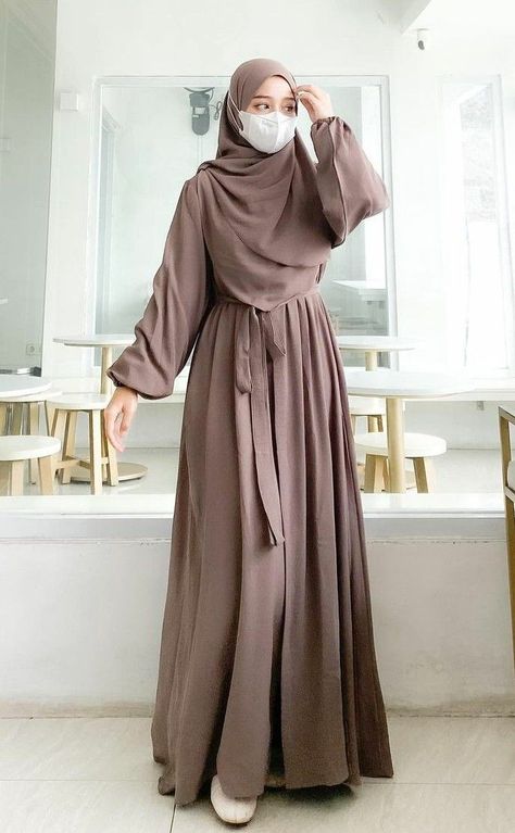 Gamis Casual Hijab Outfit, Muslimah Abaya, Muslimah Fashion Casual, Muslim Outfit, Dress Muslimah, Islamic Fashion Dresses, Moslem Fashion, Model Gamis, Muslim Outfits Casual