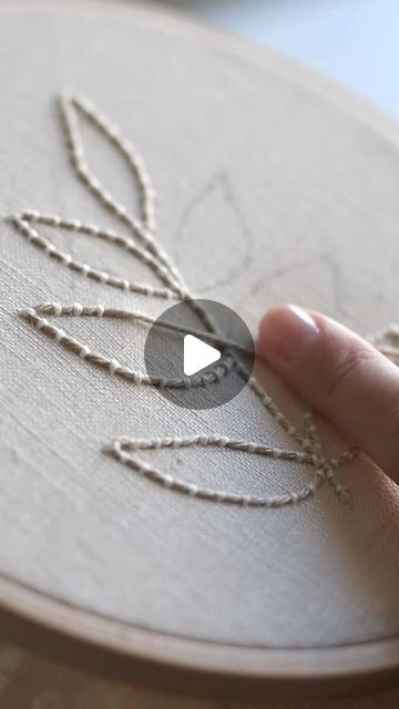 Anastasia | Hand embroidery on Instagram: "What’s your go-to stitch for outlines? Couching is my favorite! I know it’s an unusual choice, but I love the beautiful textured look it creates (in the video, I’m using wool).

Couching is also quick, making it perfect for covering large areas in your work. 🪡🧵" Hand Embroidery Quilts Ideas, Couching Stitch Embroidery Designs, Love Embroidery Ideas, Things To Make With Wool, Couching Stitch Embroidery, Blanket Embroidery Design, Outline Stitch Embroidery, How To Embroider By Hand, Engagement Embroidery