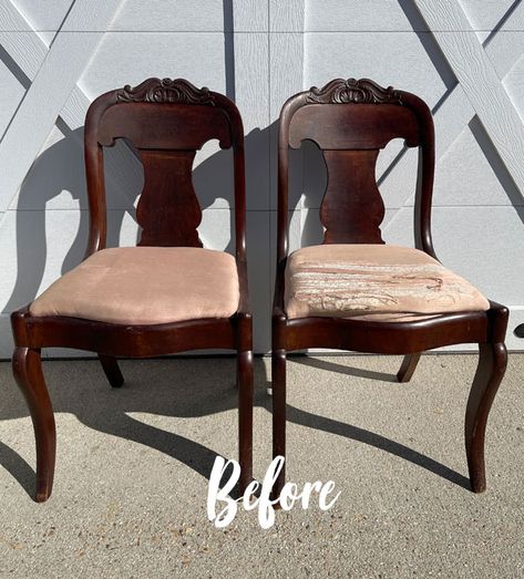 Are you thinking about painting your antique chairs? Today, I'm sharing twp simple and elegant painted antique chairs that I redid. Don't be afraid! Antique Dining Chairs Reupholstered, Old Wood Chair Makeover, Reupholstering Dining Chairs, Painted Antique Chairs, Antique Dining Chairs Makeover, Vintage Dining Chairs Makeover, Refinished Dining Chairs, Painted Farmhouse Chairs, Diy Dining Room Chairs