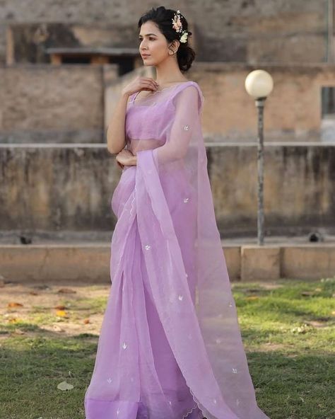 Lavender Chiffon Saree, Lavender Saree For Farewell, Lavender Colour Saree, Lavender Color Saree, Lilac Saree, Normal Saree, Lavender Saree, Saree Designer Blouse, Cutwork Dress