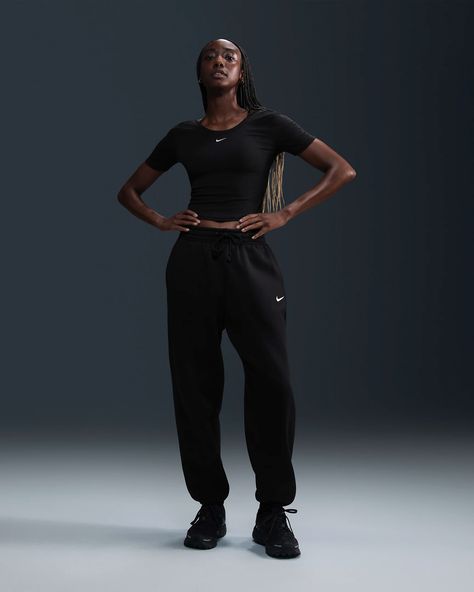 Nike Sportswear Phoenix Fleece Women's High-Waisted Oversized Sweatpants. Nike.com Nike Phoenix Fleece Outfit, Nike Phoenix Fleece, Oversized Tracksuit, Nike Sportswear Phoenix Fleece, Sweatpants Nike, Oversized Sweatpants, Fleece Outfit, Lazy Day Outfit, Tall Hoodies