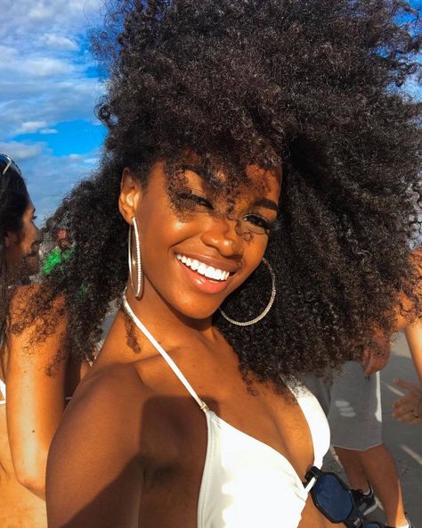 DarkWomanLove Pelo Afro, Natural Hair Beauty, Natural Hair Inspiration, Afro Hairstyles, Black Girls Hairstyles, Big Hair, Black Is Beautiful, Black Women Hairstyles, Beautiful Hair