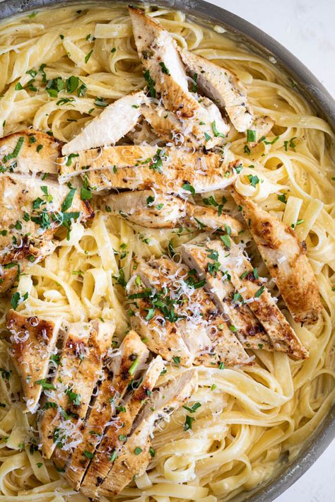 Easy Chicken Alfredo Pasta - Simply Delicious Easy Chicken Alfredo Pasta, Alabama Recipes, Simple Chicken Alfredo Recipe, Pan Pasta, Batch Baking, One Pan Pasta, Restaurant Copycat, Buffalo Ranch, Chicken Tetrazzini