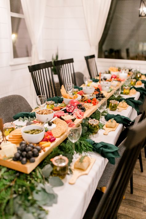 Elegant Food Table Display, Wicker Wedding, Charcuterie Table, Charcuterie Board Wedding, Charcuterie Party, Grazing Food, Snack Boards, Charcuterie Ideas, Appetizers Table