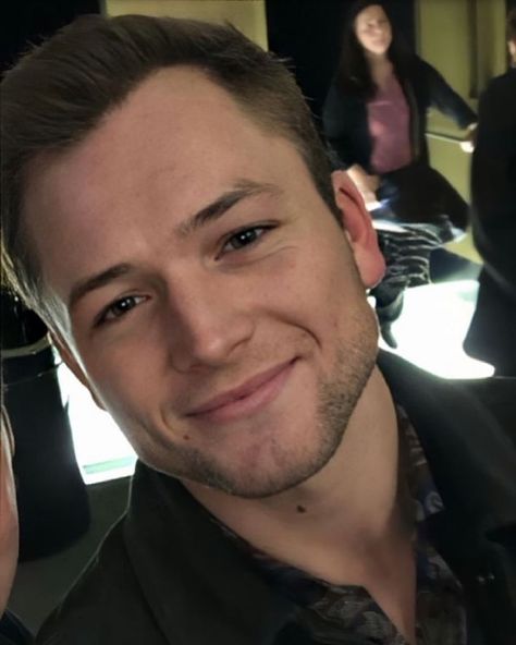 Liz Dennis on Instagram: “I hope something makes you smile today 💕 - - - Hashtags: #taronegerton #tarontulas #rocketman #rocketmanmovie #eltonjohn #matthewvaughn…” Taron Edgerton, Rocketman Movie, Taron Egerton Kingsman, Eddie The Eagle, Kingsman The Secret Service, Matthew Vaughn, Sing Movie, What's Your Number, Taron Egerton