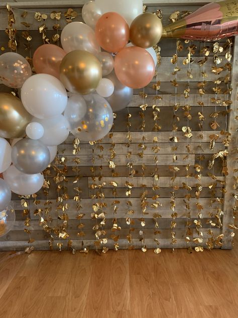 Champagne Year Birthday, 40th Birthday Champagne Party, New Years Bridal Shower Theme, Champagne Gold Decorations, Photo Wall Bachelorette Party, Champagne Color Birthday Ideas, Gold Brunch Decorations, Champagne And Diamonds Party, Champagne Color Decorations