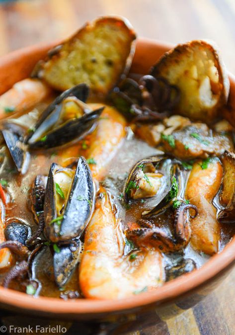 Italian Fish Soup, Italian Fish Dishes, Tuscan Fish, Italian Fish Recipes, Italian Fish Stew, Fish Soups, Italian Fish, Delicious Soups, Italian Meats