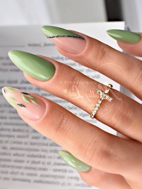 Nail Ideas For A Green Dress, Short Almond Nails Designs Spring, Sage Green Almond Nails, Nail Designs And Colors, Spring Nail Polish Colors, Swirl Nail, Nail Art Designs For Beginners, Swirl Nail Art, Nail 2023