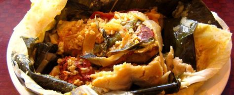 Nacatamales (Nicaraguan Tamales) | Recetas de Nicaragua Traditional Tamales, Nicaraguan Food, Honduran Recipes, Tamale Recipe, Spicy Salsa, National Dish, Cuban Recipes, Chicken Potatoes, Best Food Ever