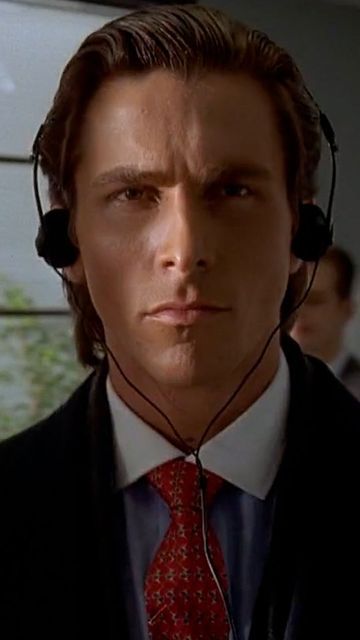 Patrik Batman Wallpaper, Movie Scene Pictures, Patrick Batman, American Phyco Wallpapers, American Pshyco Aesthetic, American Pyscho Wallper, Patrick Bateman Headphones, American Pshyco, Patrick Bateman With Anime