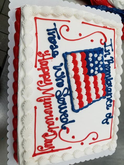 Memorial Day Cake Designs, Memorial Day Cake Decorating Ideas, Memorial Day Cakes Ideas, Veterans Day Cake, Memorial Day Cake Ideas, Memorial Day Cake, Patriotic Cakes, Different Kinds Of Cakes, Patriotic Cupcakes