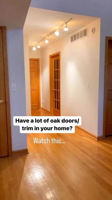 Baseboards And Trim Color Ideas, Wood Doors And Trim, Modern Baseboards And Trim, Door Trim Ideas Interior, Deur Makeover, Painting Wood Trim, Update Doors, Oak Wood Trim, Doors And Trim