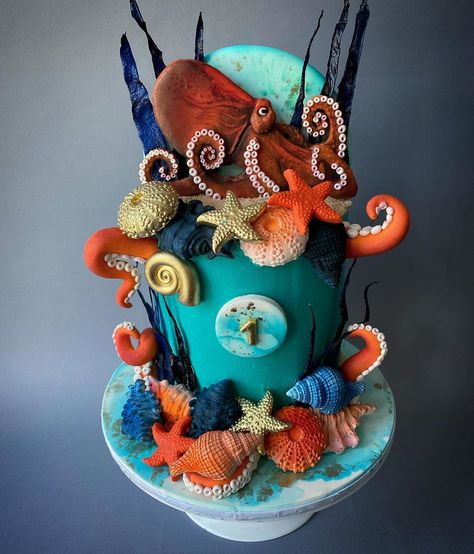 Deep Sea Cake, Underwater Cakes, Mermaid 6th Birthday Party, Marine Cake, Whale Cake, Whale Cakes, Old Birthday Cake, Ocean Cake, Cake For Mom