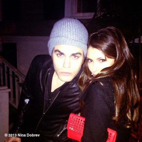 Paul Wesley and Nina Dobrev as Justin Bieber and Selena Gomez Nina Dobrev Style, Justin Bieber Selena Gomez, Ian And Nina, Justin Bieber And Selena, Vampier Diaries, Camila Morrone, Vampire Diaries Funny, Vampire Diaries Cast, Phoebe Tonkin