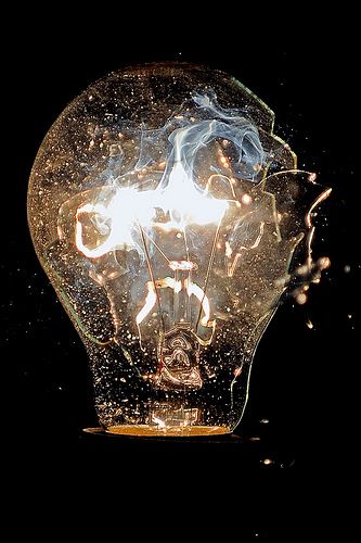 Split of a microsecond by Laati, via Flickr Slow Motion Photography, Light Bulb Art, High Speed Photography, Motion Photography, 판타지 아트, Pics Art, Shutter Speed, Surrealism, Sake