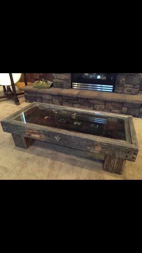 Old Ford truck tailgate coffee table made with Barnwood Ford Tailgate Ideas, Old Tailgate Ideas, Tailgate Coffee Table, Truck Tailgate Ideas, Tailgate Projects, Ford Decor, Coffee Tables Ideas, Crafts For Men, Tailgate Ideas