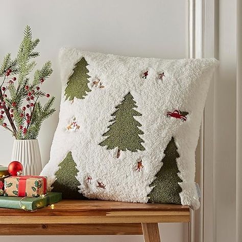 Catherine Lansfield Soft Boucle Christmas Tree 45x45cm Cushion Neutral : Amazon.co.uk: Home & Kitchen Catherine Lansfield, Cosy Christmas, Christmas Bedding, Christmas Cushions, Christmas Room, Christmas Tree Design, Cushion Filling, Christmas Mood, Christmas Bags