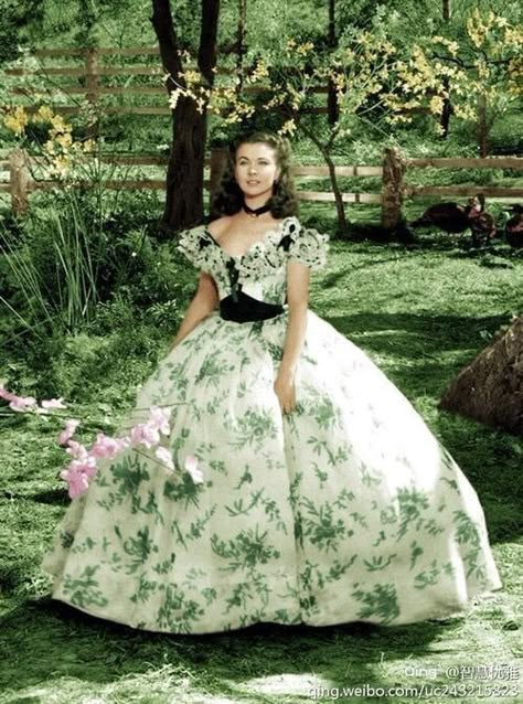 Scarlett Ohara Dresses, Gone With The Wind Dresses, Scarlett O Hara, Scarlett O'hara, Scarlett Dresses, Vivien Leigh, Iconic Dresses, Actrices Hollywood, Movie Costumes