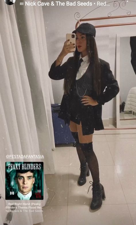 Mobster Costume Female Diy, Pinky Blinders Costume, Picky Blinders Woman Outfit, Peaky Blinders Girl Costume, Peaky Blinders Fantasia, Female Peaky Blinder Outfit, Peaky Blinders Halloween Costume Women, Pesky Blinders Costume Woman, Peaky Blinders Costume Women