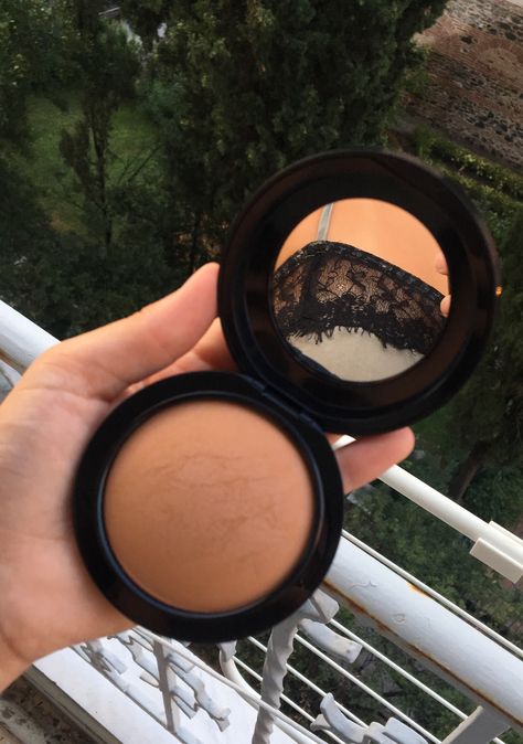 Bronzer Aesthetic, Makeup Products Bronzer, Powder Bronzer, Mac Give Me Sun Bronzer, Too Faced Soleil Bronzer, Mac Bronzer, Funny Tumblr Comments, Makeup Items, Makeup Essentials