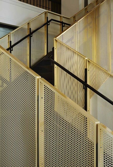 Grand staircase in Shoreland, Chicago - Part of the renovation of a Jazz age hotel into residential building by Studio Gang 2014. Garde Corps Metal, Interior Staircase, Metal Stairs, Expanded Metal, Stair Handrail, Staircase Railings, Lan Can, Metal Screen, Perforated Metal