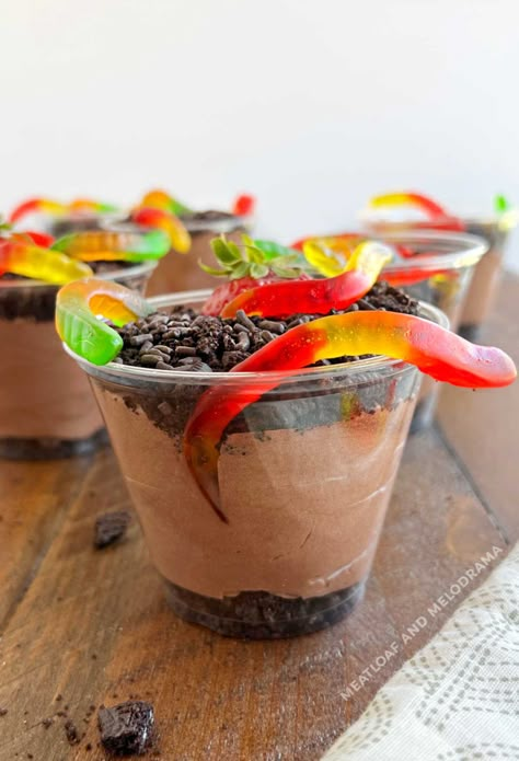 Oreo Dirt Cups Recipe, Dirt Pie Recipe, Dirt Pudding Recipes, Mud Recipe, Dirt Cups Recipe, Pudding And Cool Whip, Dirt Pie, Mud Pie Recipe, Dirt Dessert