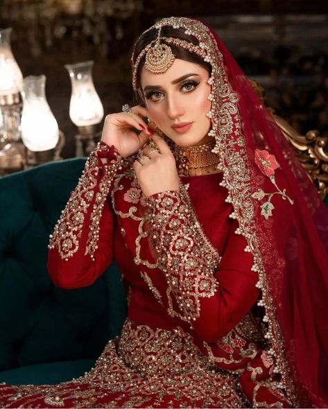 Nikah Bride, Pakistani Bridal Hairstyles, Jannat Mirza, Princess Evening Dress, Afghani Clothes, Pakistani Women Dresses, Pakistani Bridal Makeup, Bridal Lehenga Designs, Punjab Pakistan