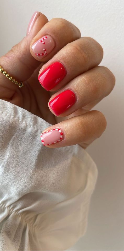 Art Noel, Candy Cane Nails, Christmas Gel, Short Gel Nails, Christmas Nails Easy, Cute Christmas Nails, Christmas Gel Nails, Simple Gel Nails, Christmas Nails Acrylic