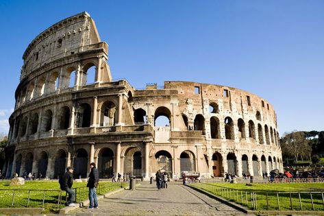 Do You Know the New Seven Wonders of the World?: The Roman Colosseum (Italy) 7 World Wonders, New Seven Wonders, Seven Wonders Of The World, Luxury Destinations, Romantic Destinations, Seven Wonders, Famous Landmarks, Twin Peaks, Elizabeth Arden