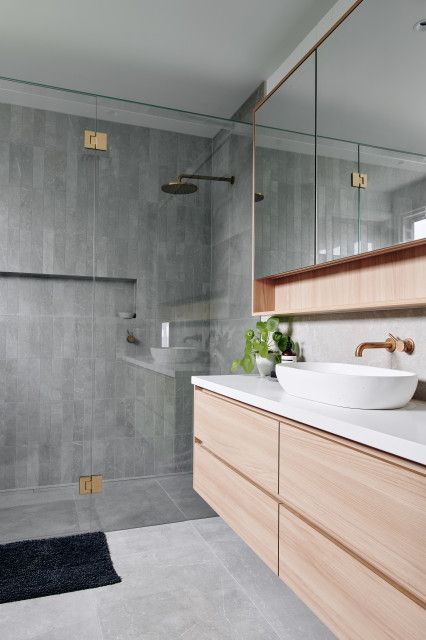 Moore St House - Contemporary - Bathroom - Melbourne - by BD Building Design | Houzz Light Wood Bathroom Vanity, Beach Style Bathroom, Room Vanity Ideas, Timber Vanity, Toilet Room Decor, Black Floor Tiles, Light Wood Cabinets, Shaving Cabinet, Office Fit Out