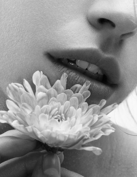 Flower Portrait Photography, Flower Woman Photography, Flower Face Photography, Woman Smelling Flowers, Flowers Covering Face Photography, Female Portrait With Flowers, White Camellia, Close Up Faces, Expressions Photography