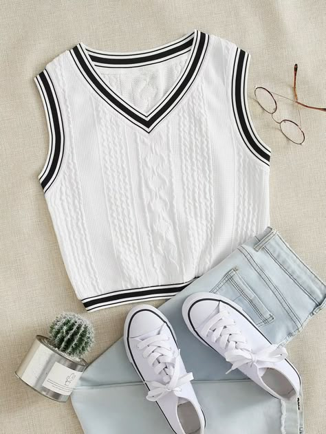 Striped Cropped Sweater, Cropped Sweater Vest, Sweater Vest Women, Women Tank Tops, Simple Trendy Outfits, Kpop Fashion Outfits, Really Cute Outfits, Girls Fashion Clothes, Teenage Fashion Outfits